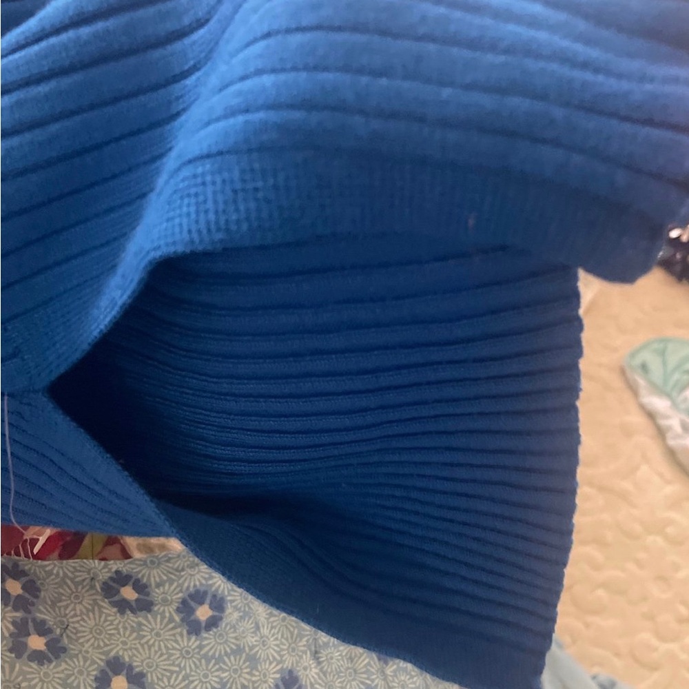 Sweater - Picture 4 of 5